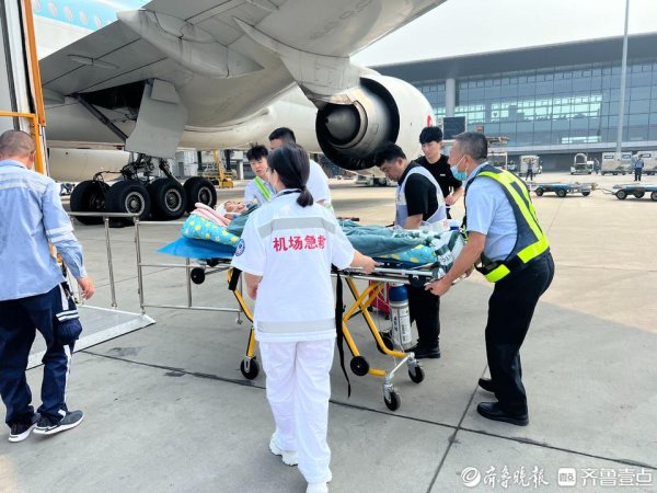 专业炒股配资公司 高效联动！青岛机场高温下完成重病旅客紧急转运任务